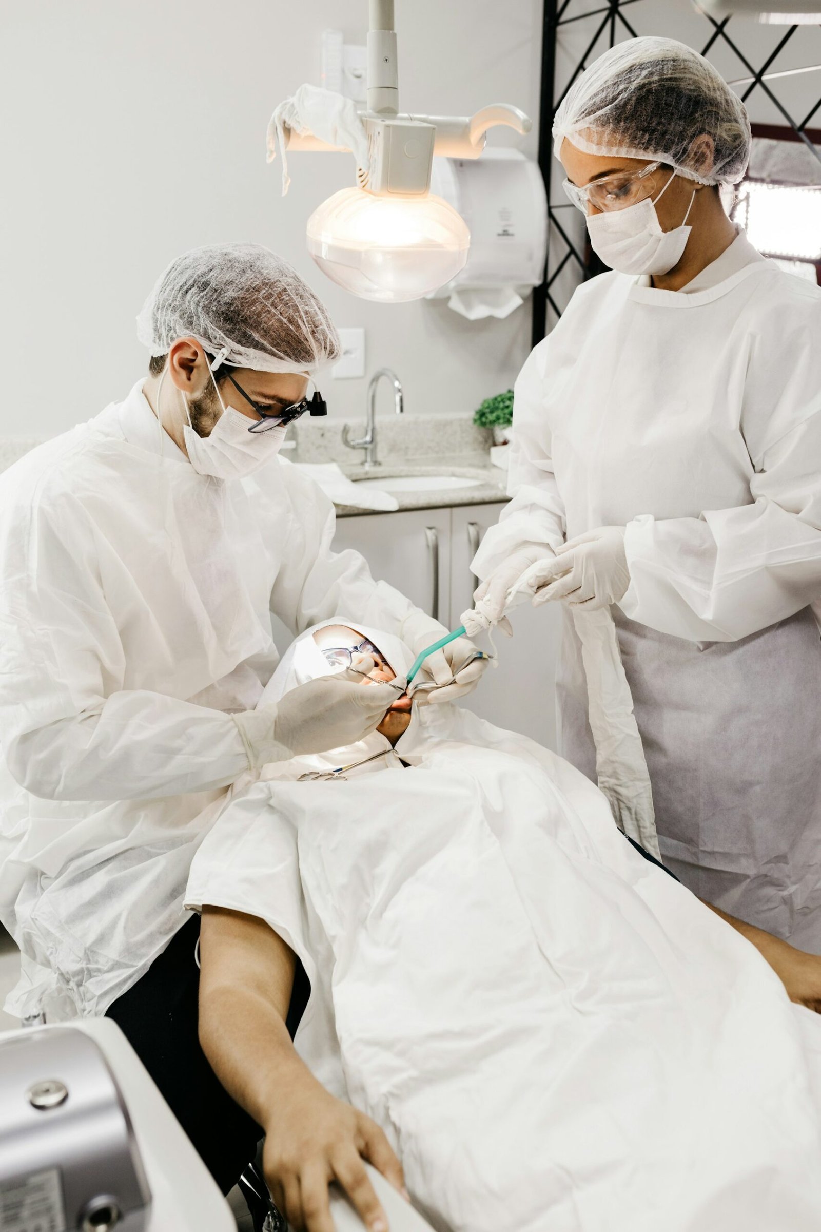 Ndërhyrje dentare në kabinet